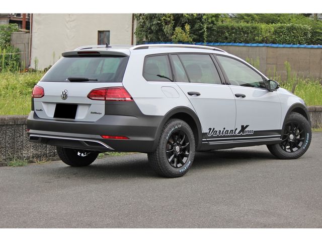 VOLKSWAGEN GOLF VARI 2018 Image 31