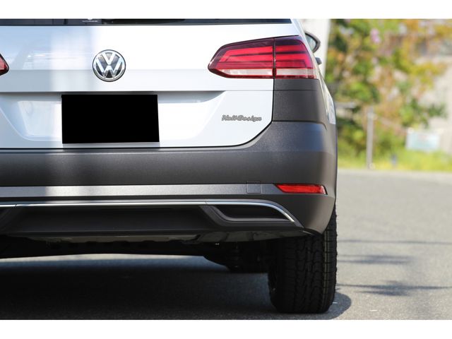 VOLKSWAGEN GOLF VARI 2018 Image 31