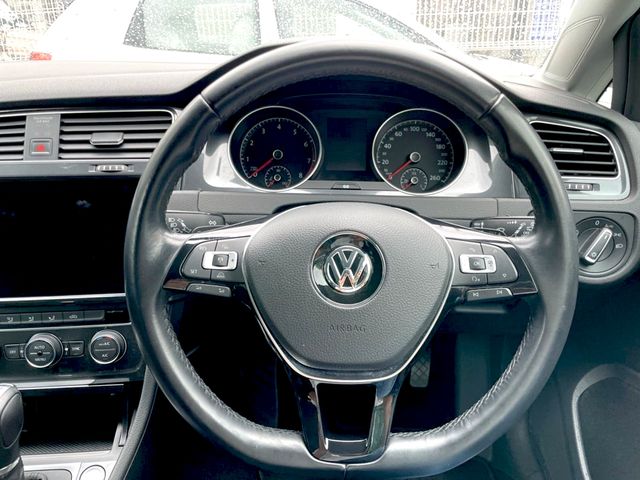 VOLKSWAGEN GOLF VARI 2018 Image 31