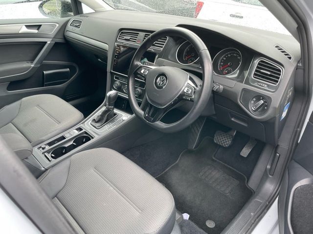 VOLKSWAGEN GOLF VARI 2018 Image 31