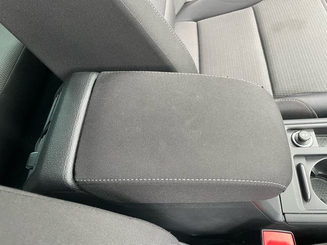 VOLKSWAGEN GOLF VARI 2018 Image 31