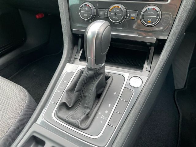 VOLKSWAGEN GOLF VARI 2018 Image 31