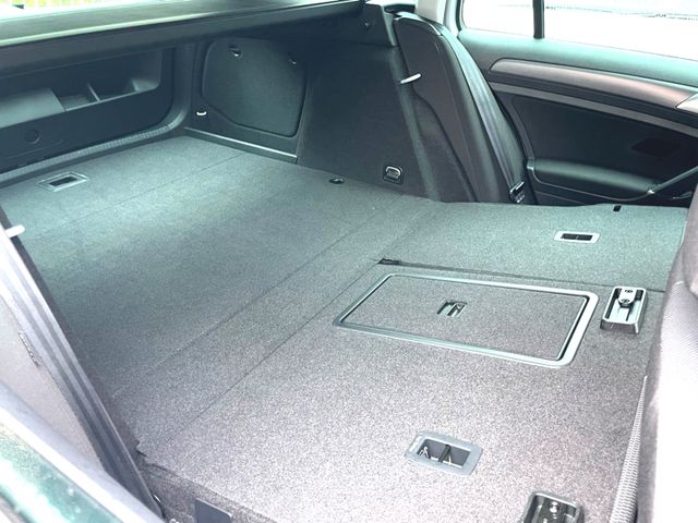 VOLKSWAGEN GOLF VARI 2018 Image 31
