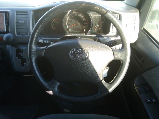 TOYOTA HIACE VAN 4WD 2009 Image 31