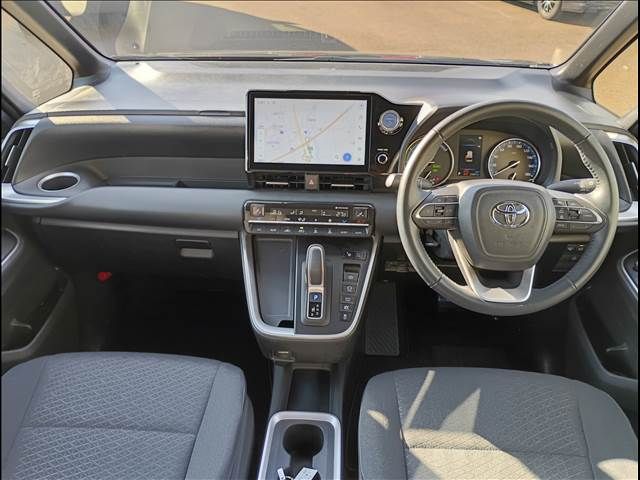 TOYOTA VOXY HYBRID 2022 Image 31