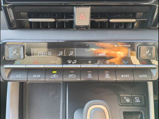 TOYOTA VOXY HYBRID 2022 Image 31