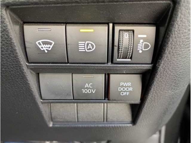 TOYOTA VOXY HYBRID 2022 Image 31