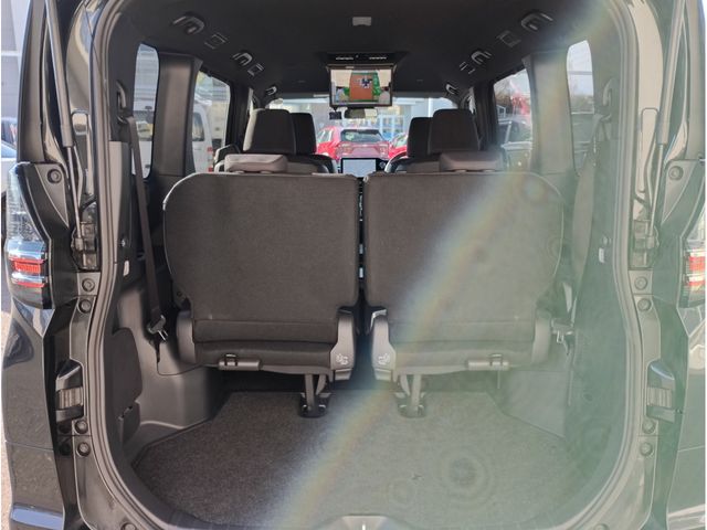 TOYOTA VOXY HYBRID 2022 Image 31