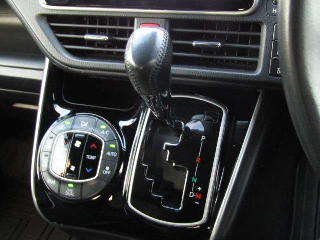 TOYOTA VOXY 2018 Image 31