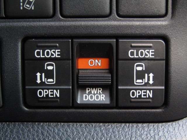 TOYOTA VOXY 2018 Image 31