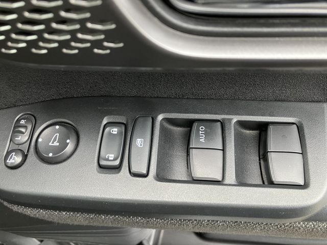 HONDA N BOX CUSTOM 2023 Image 31