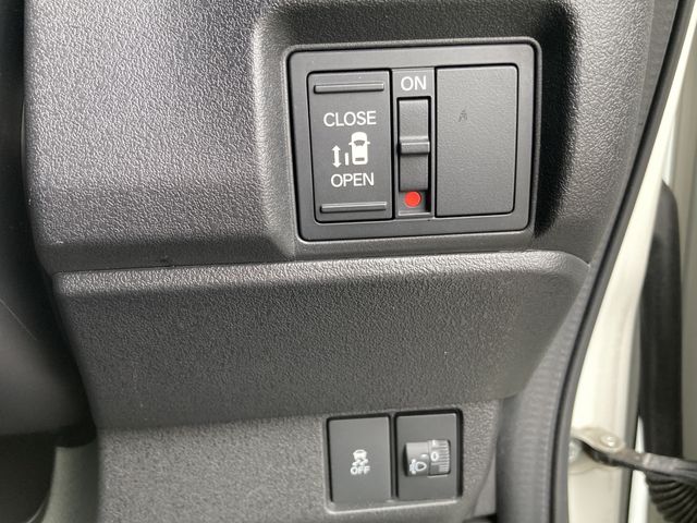 HONDA N BOX CUSTOM 2023 Image 31