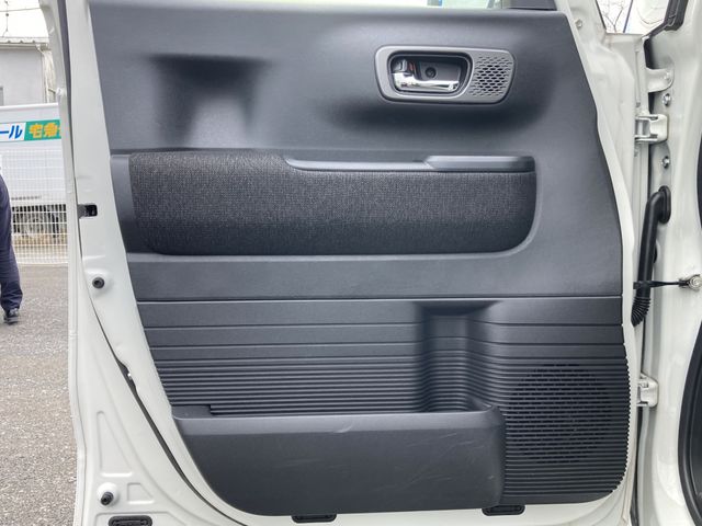 HONDA N BOX CUSTOM 2023 Image 31