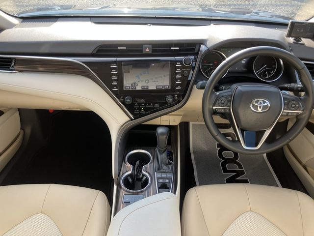 TOYOTA CAMRY HYBRID 2018 Image 31