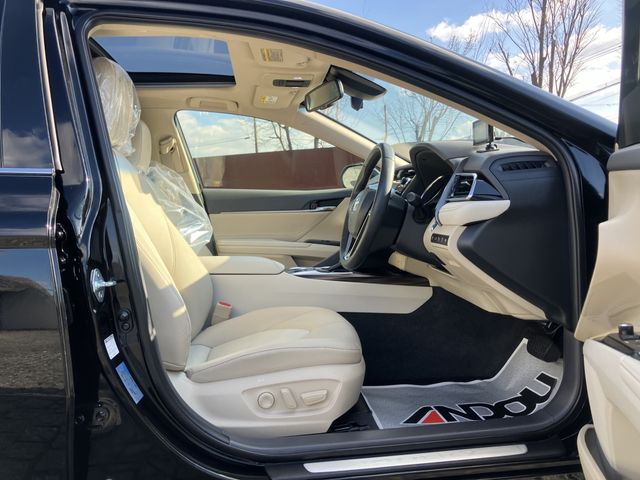 TOYOTA CAMRY HYBRID 2018 Image 31