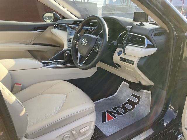 TOYOTA CAMRY HYBRID 2018 Image 31