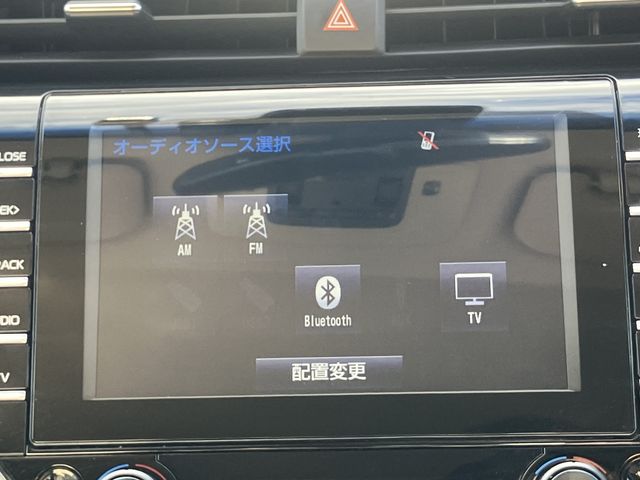 TOYOTA CAMRY HYBRID 2018 Image 31