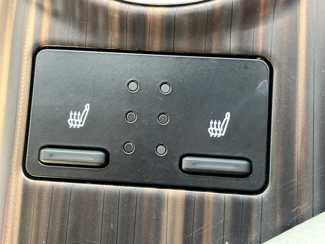 TOYOTA CAMRY HYBRID 2018 Image 31