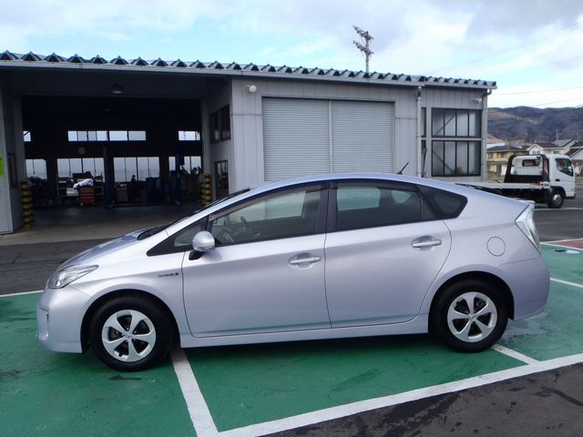 TOYOTA PRIUS 2013 Image 31