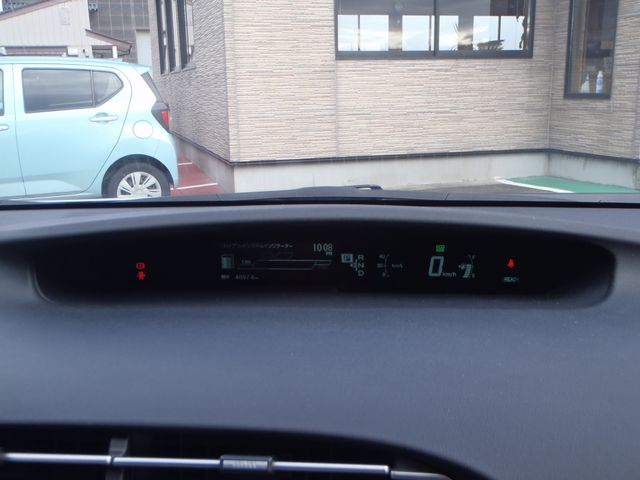 TOYOTA PRIUS 2013 Image 31