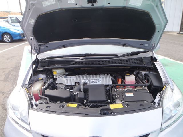 TOYOTA PRIUS 2013 Image 31