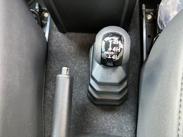 SUZUKI JIMNY 4WD 2023 Image 31
