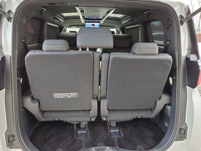 TOYOTA ALPHARD HYBRID 2023 Image 31