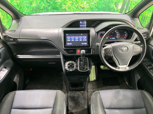 TOYOTA VOXY 2016 Image 31