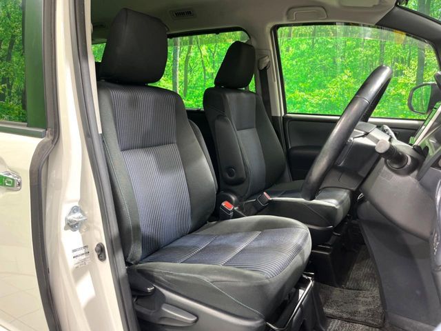 TOYOTA VOXY 2016 Image 31