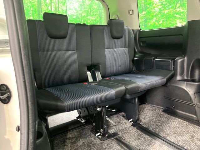 TOYOTA VOXY 2016 Image 31