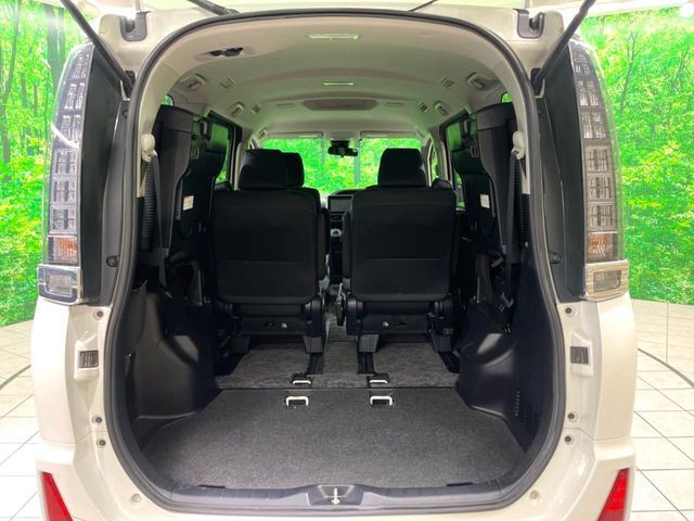 TOYOTA VOXY 2016 Image 31