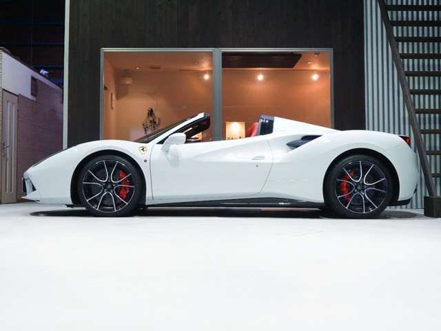 FERRARI 488SPIDER 2018 Image 31