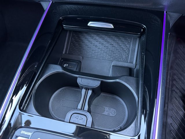 MERCEDES BENZ GLB 2024 Image 31