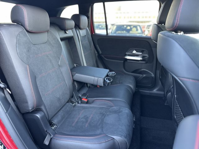 MERCEDES BENZ GLB 2024 Image 31