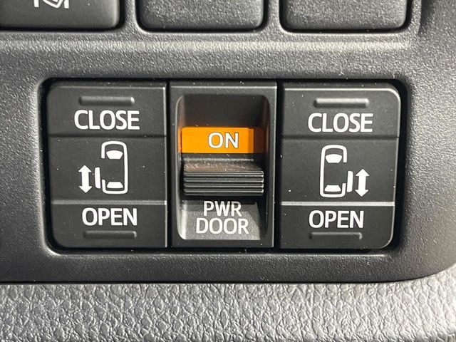 TOYOTA VOXY 2020 Image 31