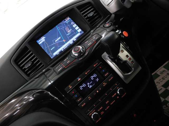 NISSAN ELGRAND 2018 Image 31