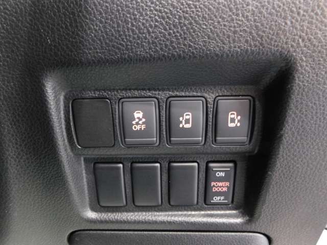 NISSAN ELGRAND 2018 Image 31