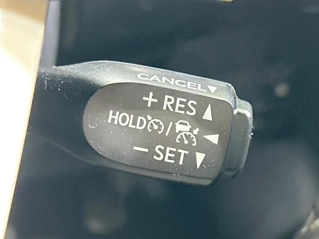 TOYOTA PRIUS 2017 Image 31