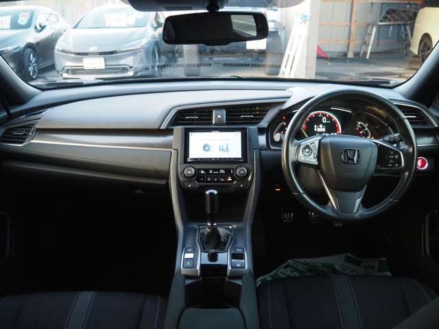 HONDA CIVIC HATCHBACK 2018 Image 31