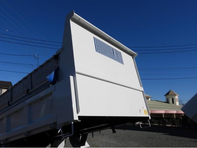 MITSUBISHI CANTER 2017 Image 31