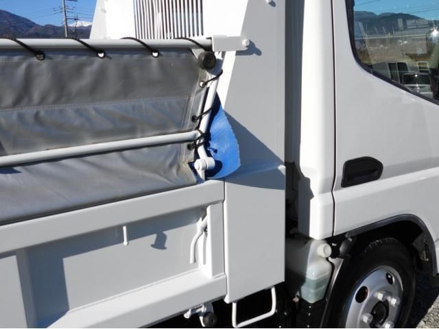 MITSUBISHI CANTER 2017 Image 31