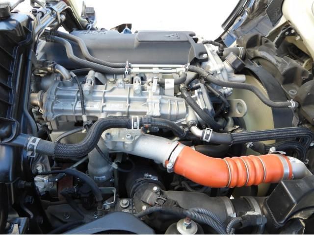 MITSUBISHI CANTER 2017 Image 31