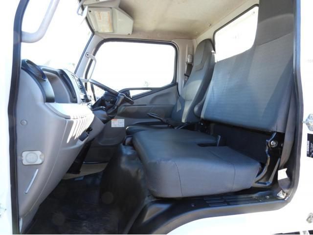 MITSUBISHI CANTER 2017 Image 31