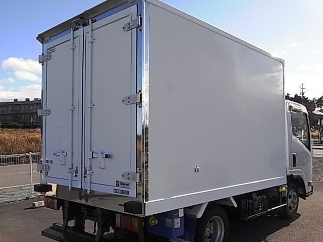 ISUZU ELF 2015 Image 31