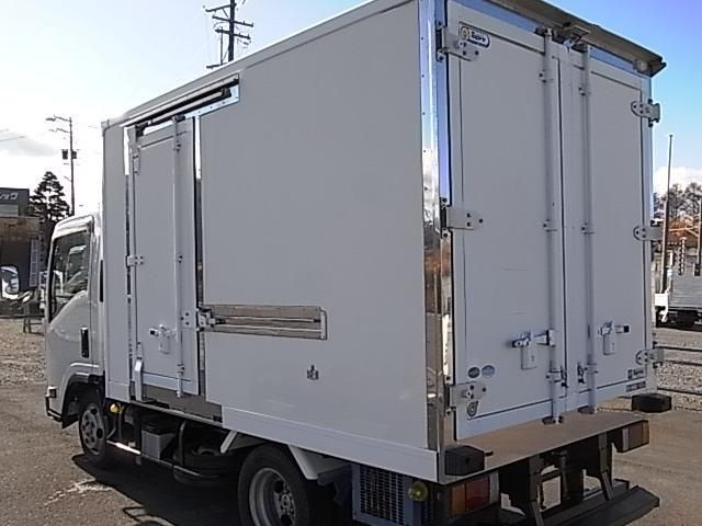 ISUZU ELF 2015 Image 31