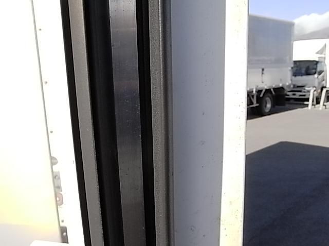 ISUZU ELF 2015 Image 31