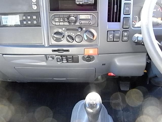 ISUZU ELF 2015 Image 31