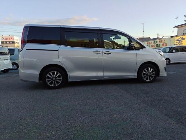 TOYOTA ESQUIRE 2019 Image 31