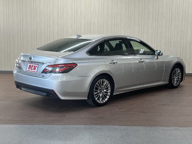 TOYOTA CROWN SEDAN HYBRID 2018 Image 31