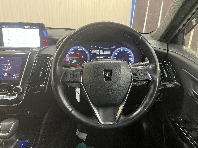 TOYOTA CROWN SEDAN HYBRID 2018 Image 31